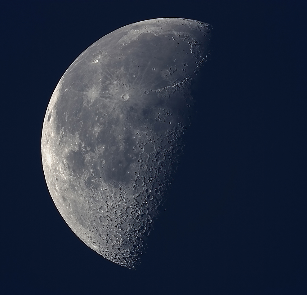 Moon_20th_sec_2best_cr2_calibflat2-standard-33pct.jpg